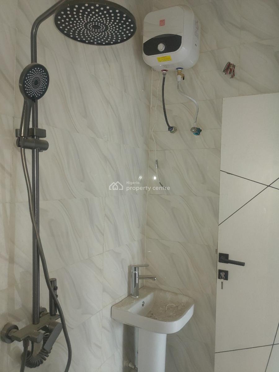 Fantastic 3 Bedroom, Extension, Omole Phase 2, Ikeja, Lagos, Flat / Apartment for Rent