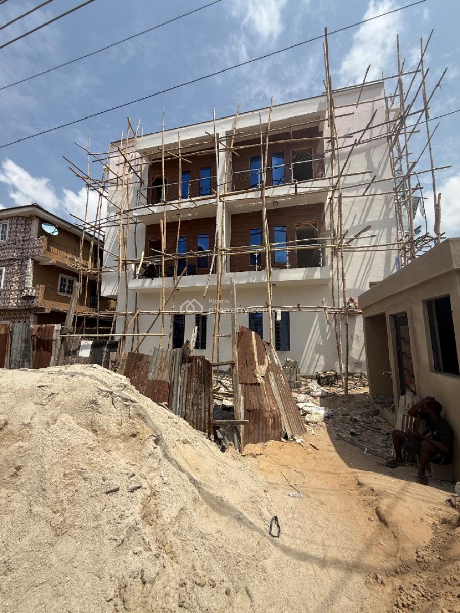 Exquisite 2 Bedroom Flat., Folagoro, Shomolu, Lagos, Flat / Apartment for Sale