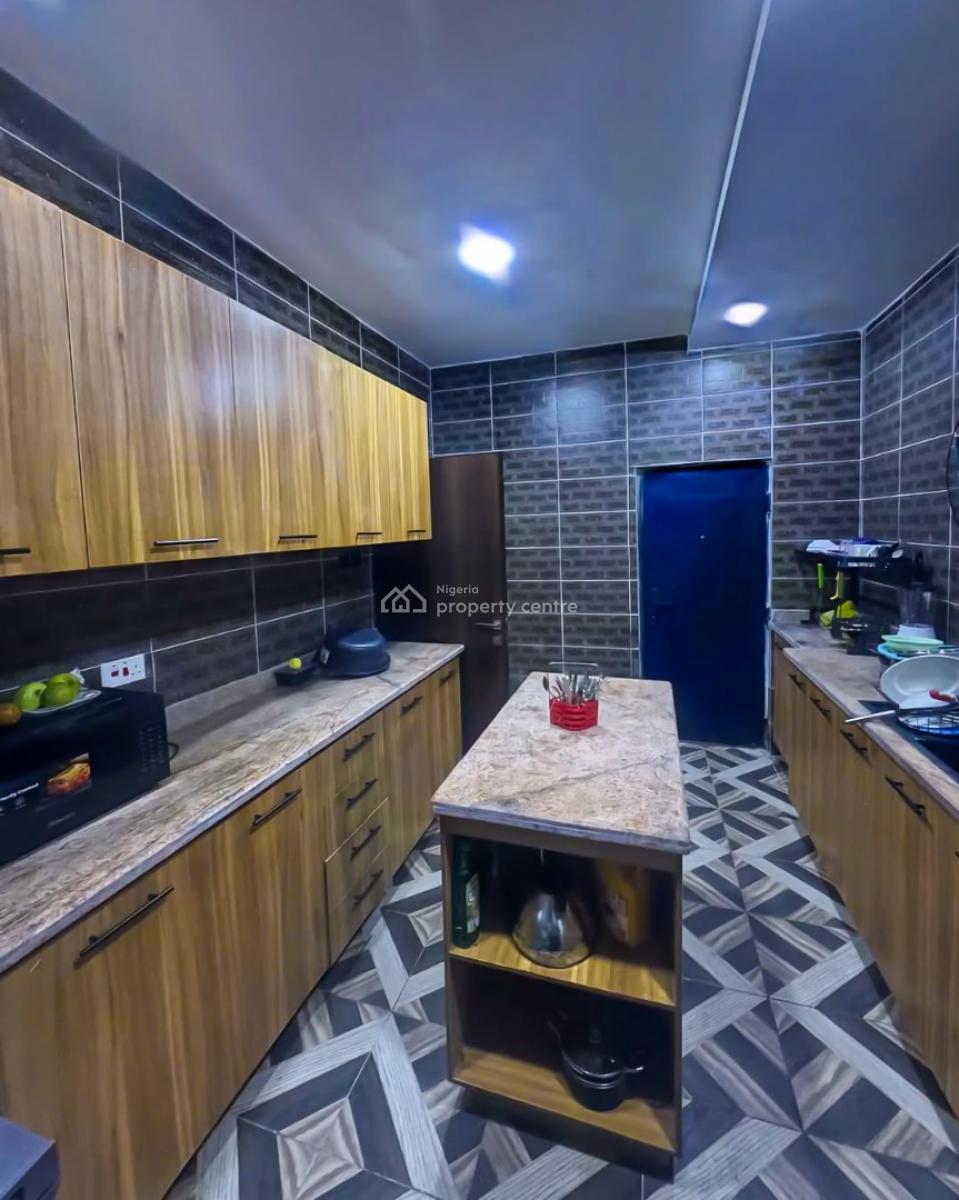 Fully Furnished Contemporary 4 Bedroom Bungalow with a Lounge, Abuloma, Port Harcourt, Rivers, Detached Bungalow for Sale