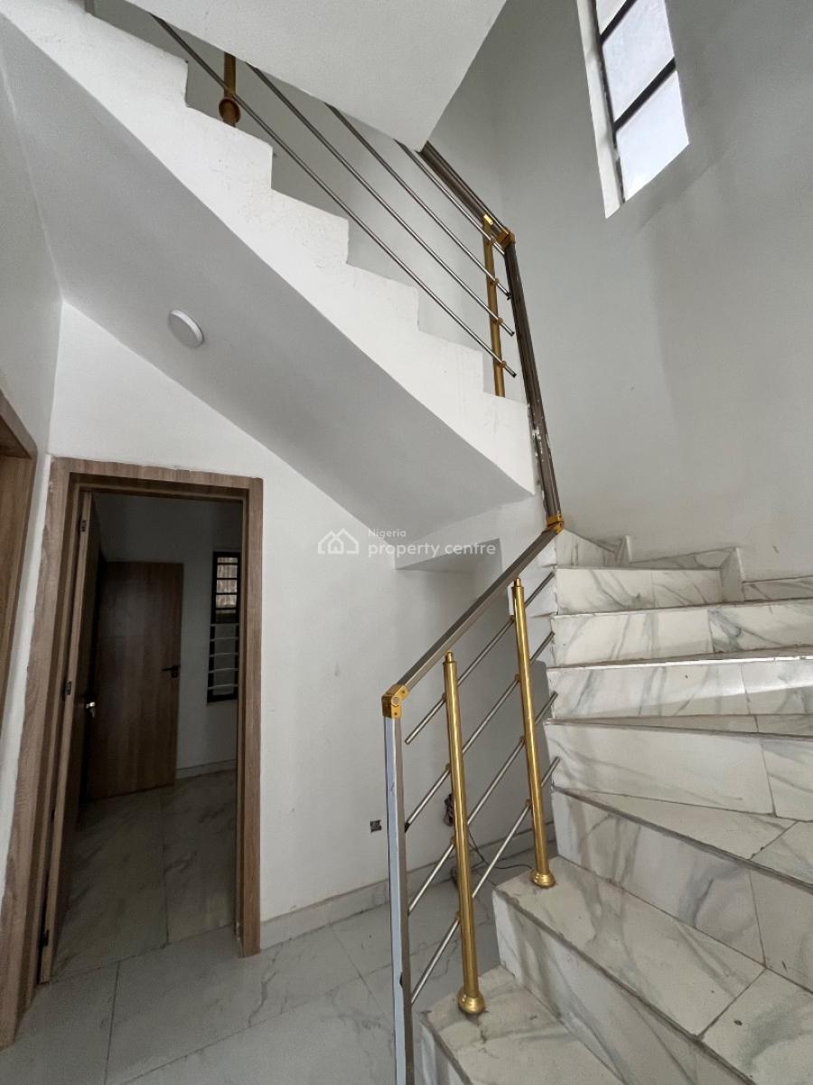 4 Bedroom Duplex on Distress, Chevron Alt., Lekki, Lagos, Detached Duplex for Sale