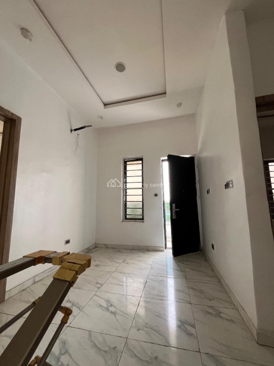 4 Bedroom Duplex on Distress, Chevron Alt., Lekki, Lagos, Detached Duplex for Sale