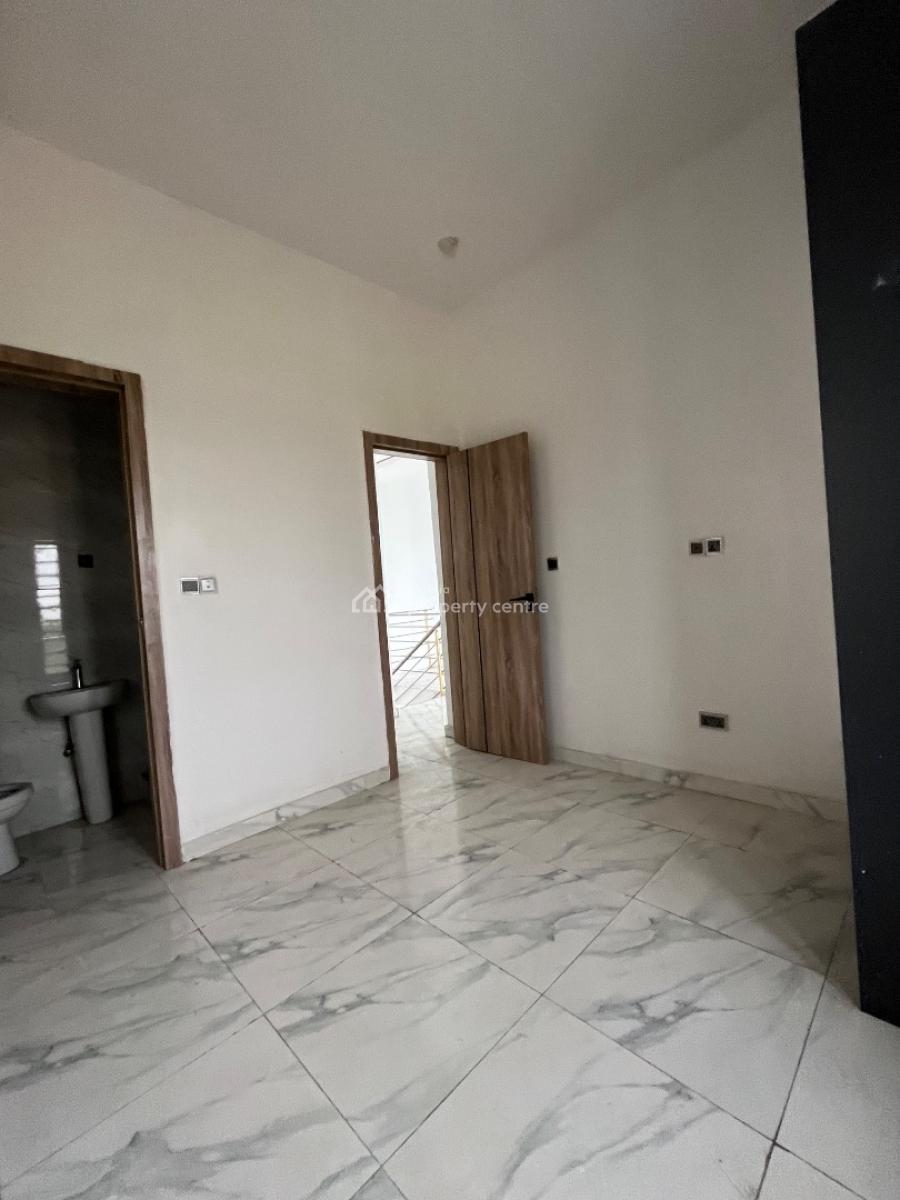 4 Bedroom Duplex on Distress, Chevron Alt., Lekki, Lagos, Detached Duplex for Sale