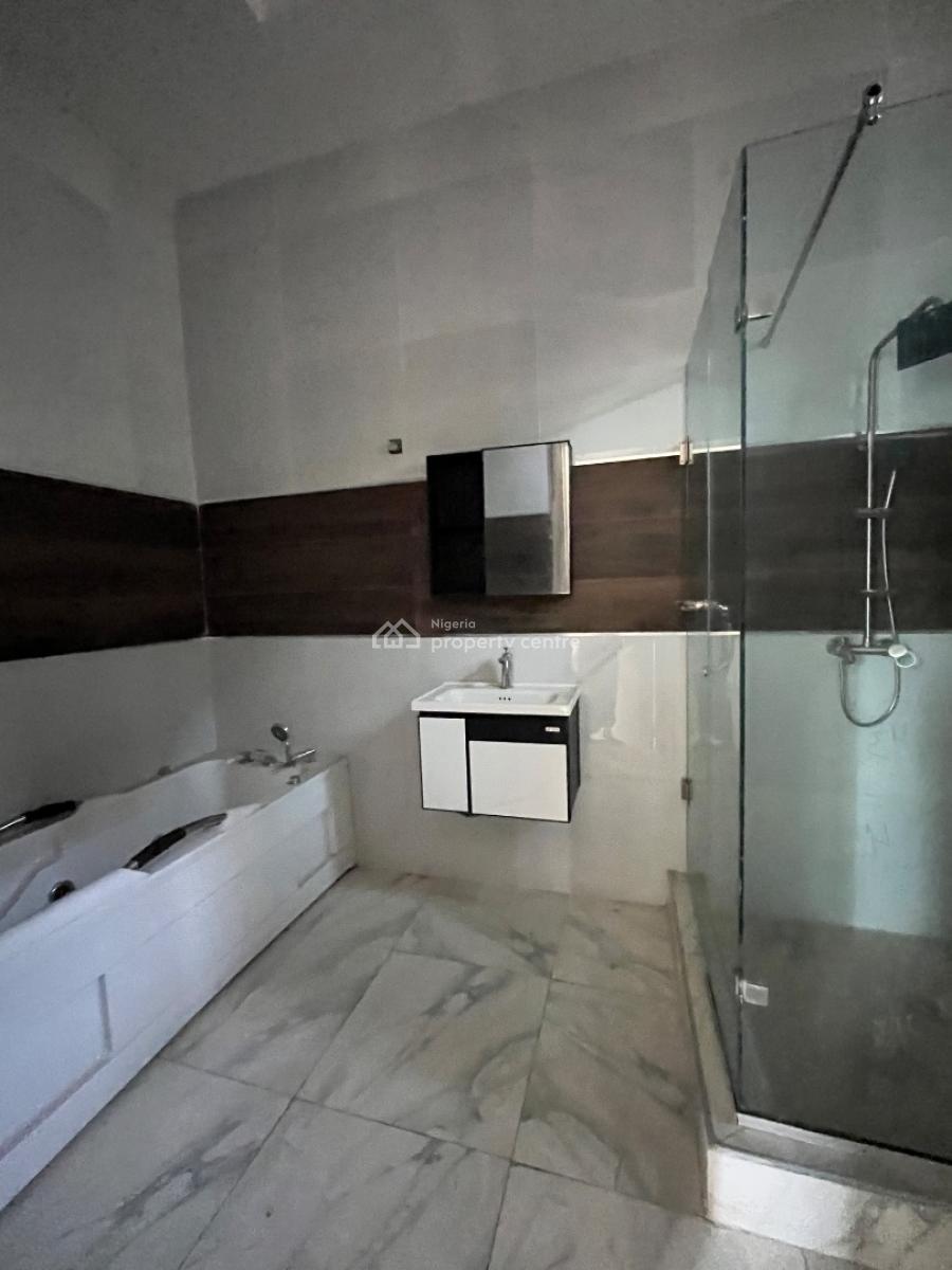 4 Bedroom Duplex on Distress, Chevron Alt., Lekki, Lagos, Detached Duplex for Sale