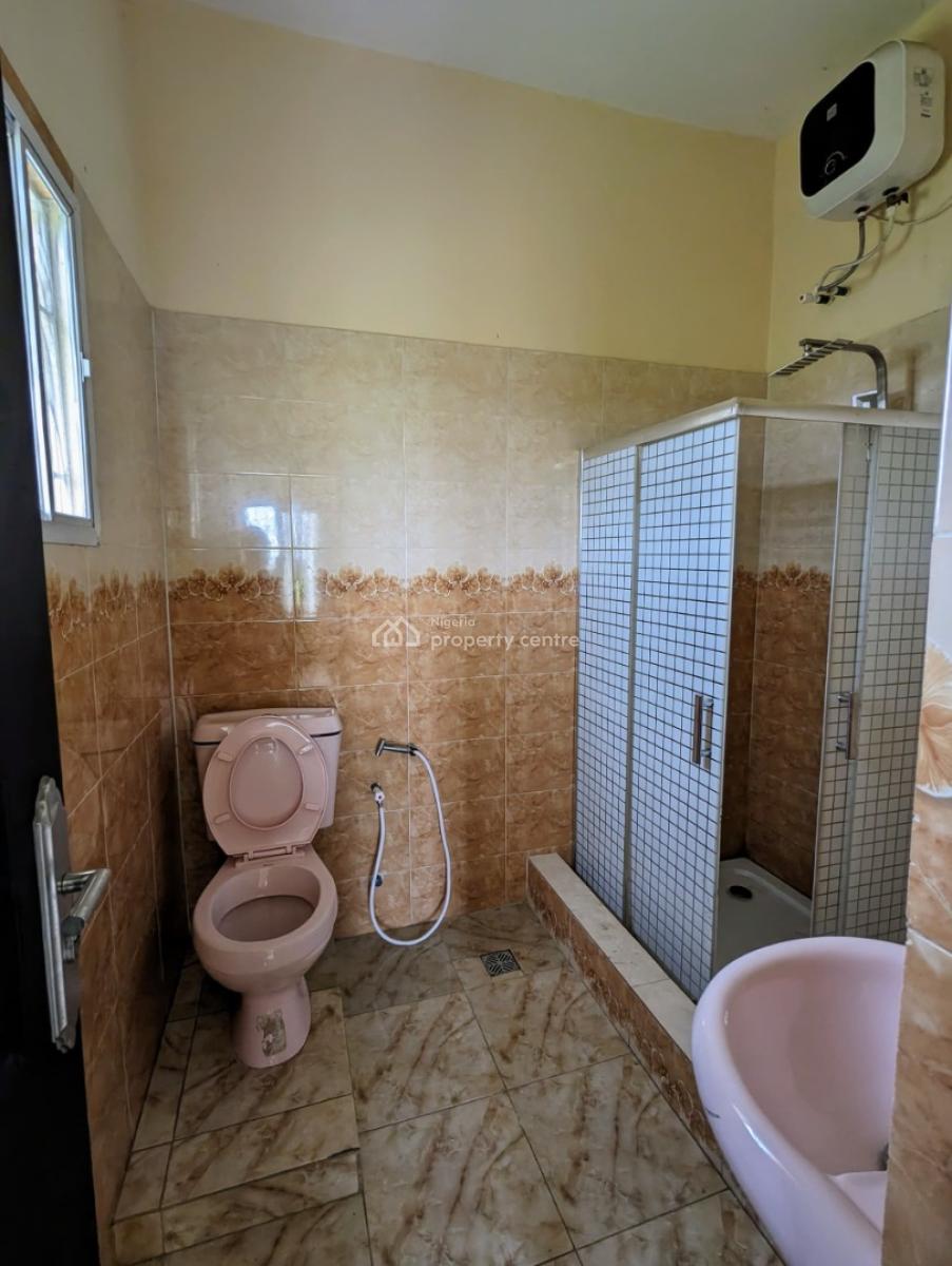 Exotic 2 Bedroom Flat, Shelter Afrique Estate, Uyo, Akwa Ibom, Flat / Apartment for Rent