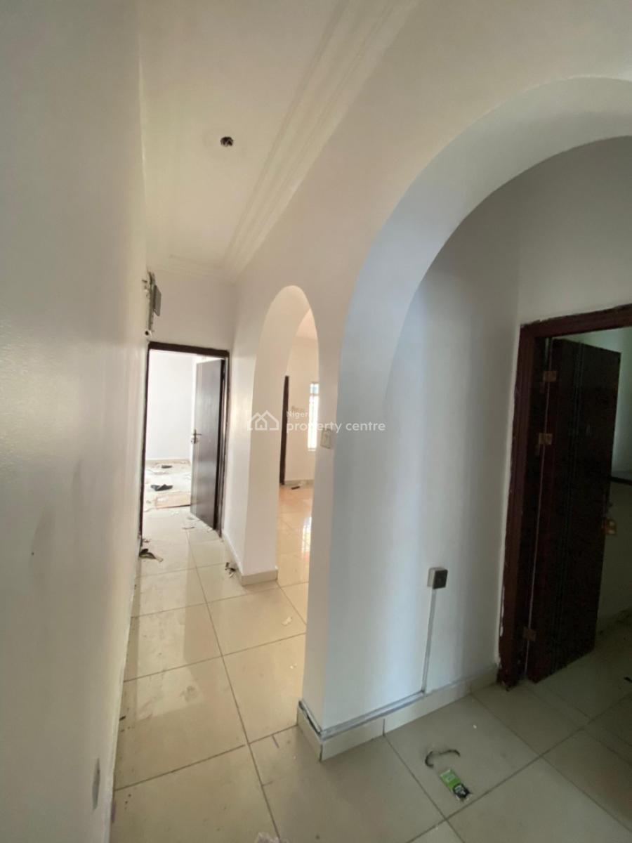 Standard 2 Bedrooms Flat, Chevron Drive, Lekki, Lagos, Flat / Apartment for Rent