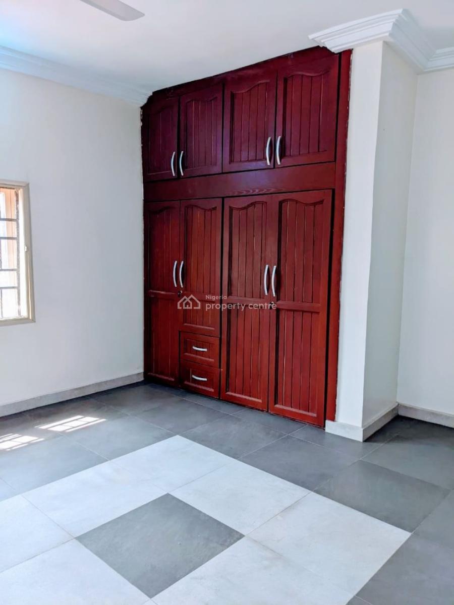 Standard 3 Bedroom Flat, Osongama Estate, Uyo, Akwa Ibom, Flat / Apartment for Rent