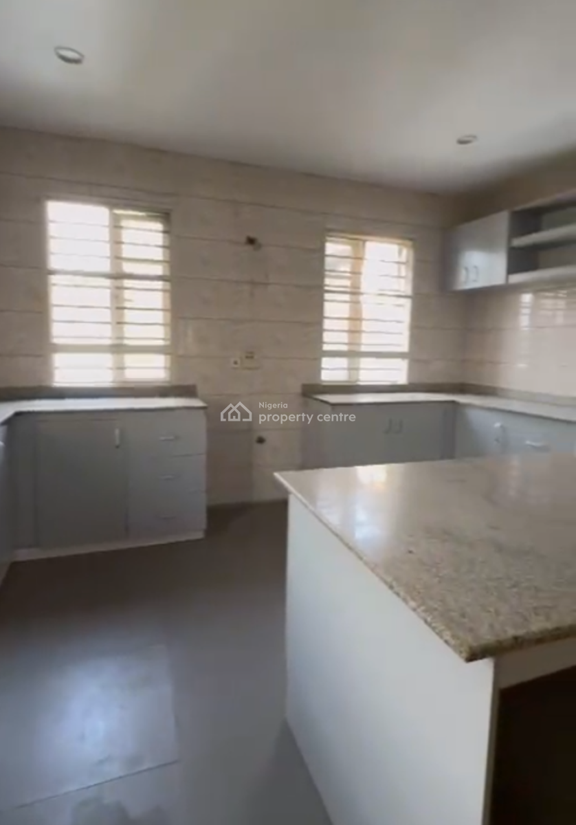 Executive, Massive 3 Bedroom Apartment with Bq, Ikeja Gra, Ikeja, Lagos, Flat / Apartment for Rent