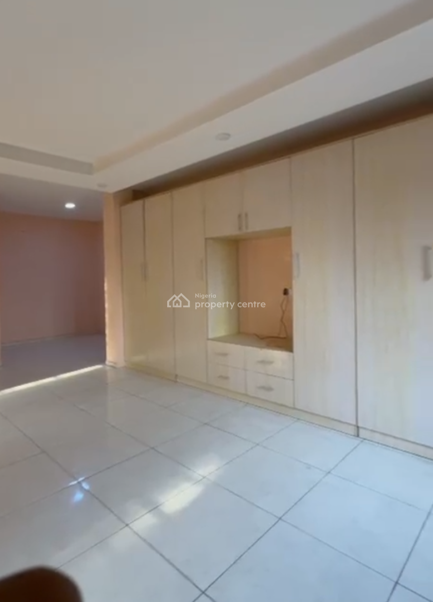 Executive, Massive 3 Bedroom Apartment with Bq, Ikeja Gra, Ikeja, Lagos, Flat / Apartment for Rent