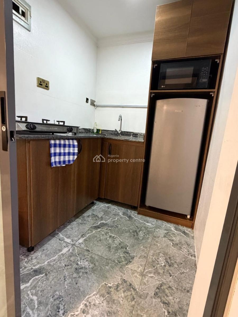 Nicely Furnished 2 Bedroom Apartment, Magodo, Lagos, Flat / Apartment Short Let