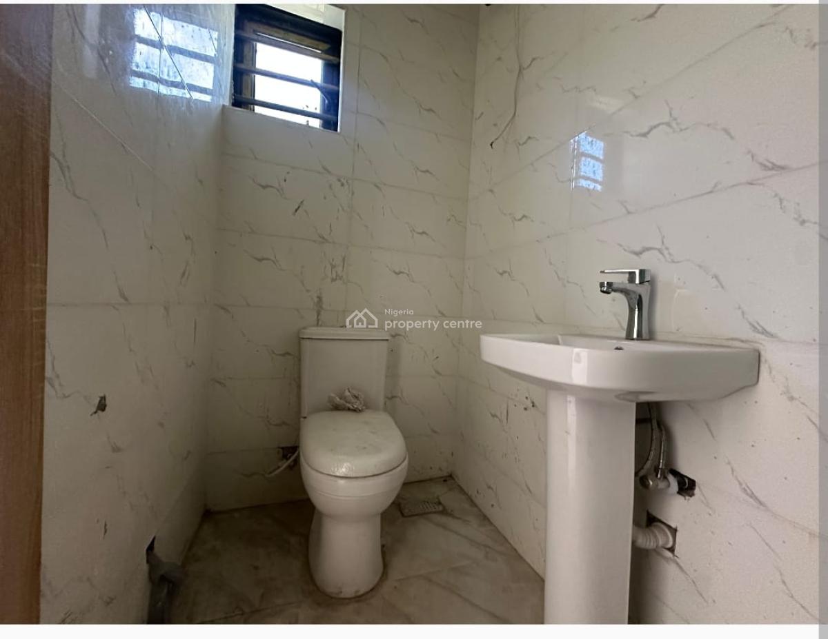 Executive 3 Bedrooms Flat, Ologolo, Lekki, Lagos, Flat / Apartment for Sale