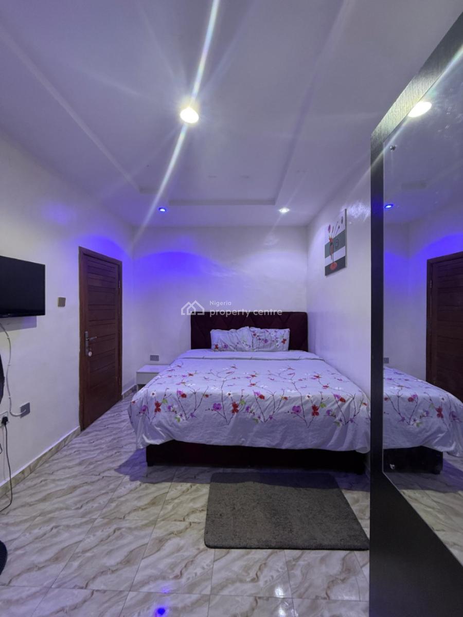 Nicely Furnished 2 Bedroom Apartment, Surulere, Lagos, Flat / Apartment Short Let
