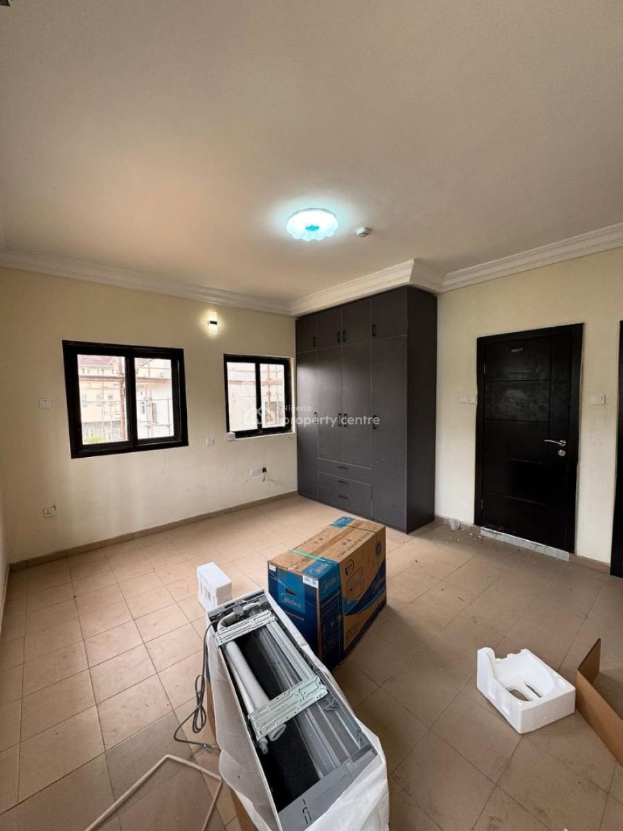 Luxurious Spacious Serviced 3-bedroom with Bq, in a Call to Access Estate Off Admiralty Way, Lekki Phase 1, Lekki, Lagos, Flat / Apartment for Rent