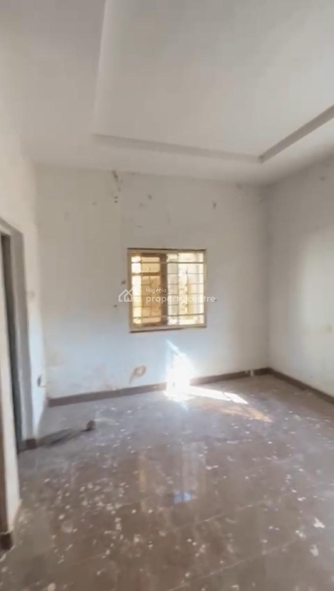 2 Bedroom Bq, 3rd Avenue, Gwarinpa, Abuja, Flat / Apartment for Rent