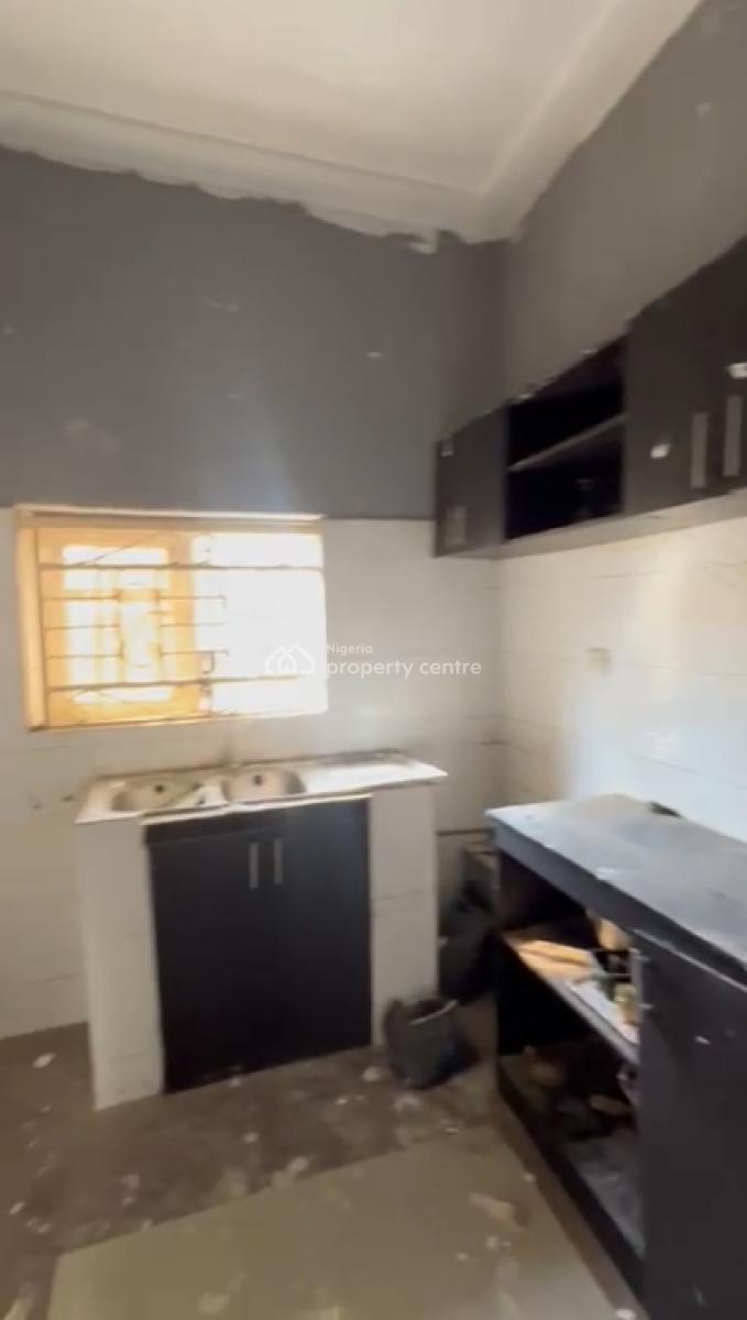 2 Bedroom Bq, 3rd Avenue, Gwarinpa, Abuja, Flat / Apartment for Rent
