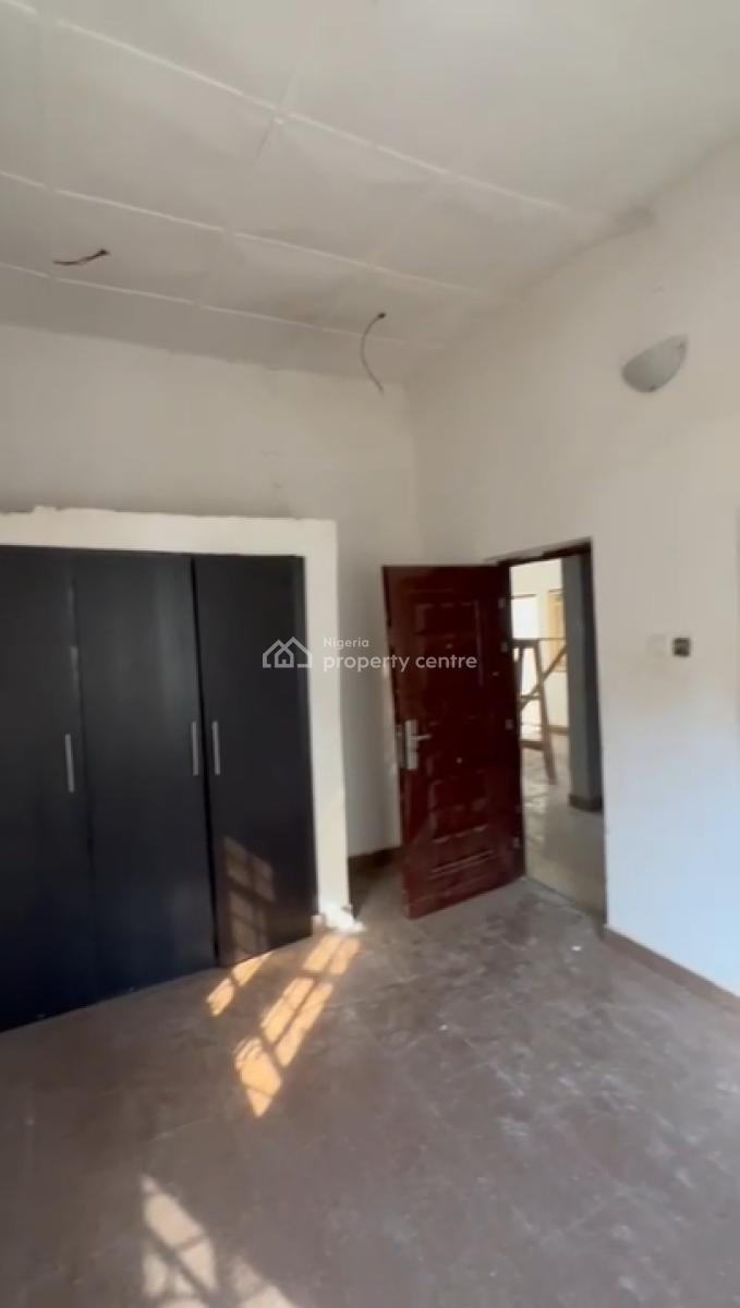 2 Bedroom Bq, 3rd Avenue, Gwarinpa, Abuja, Flat / Apartment for Rent