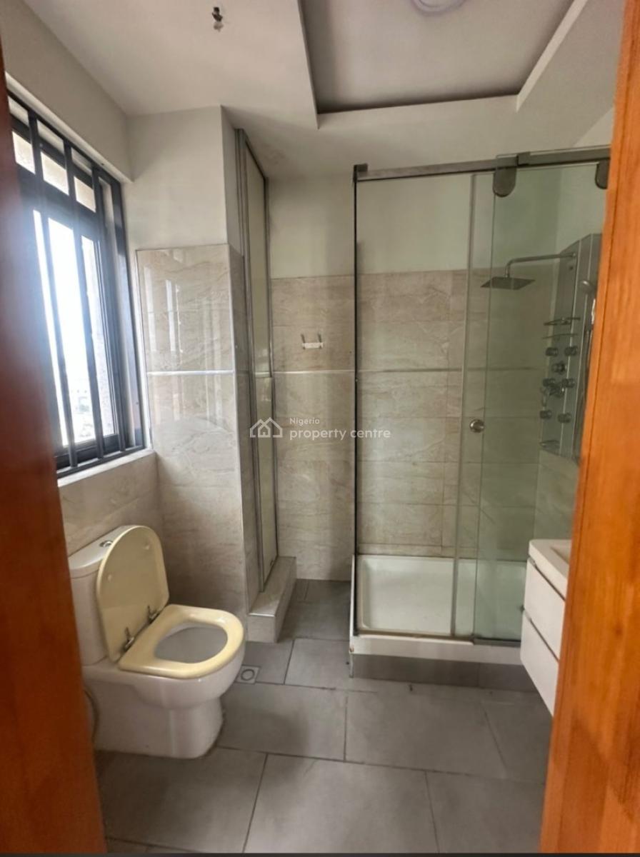 Standard and Spacious 3 Bedroom Apartment with Bq, Lekki Phase 1, Lekki, Lagos, Flat / Apartment for Rent
