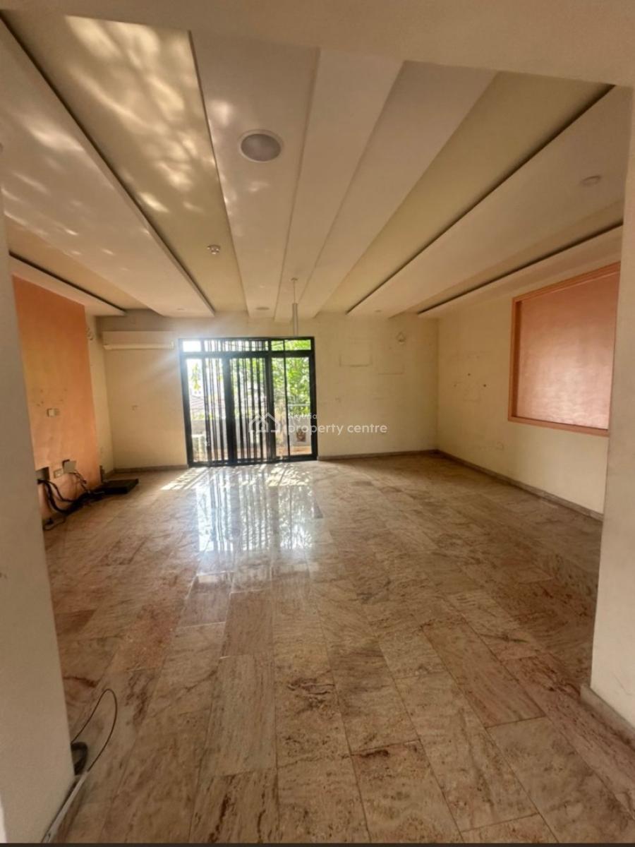 Standard and Spacious 3 Bedroom Apartment with Bq, Lekki Phase 1, Lekki, Lagos, Flat / Apartment for Rent