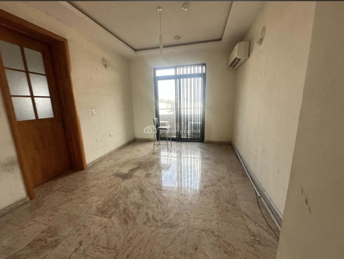 Standard and Spacious 3 Bedroom Apartment with Bq, Lekki Phase 1, Lekki, Lagos, Flat / Apartment for Rent