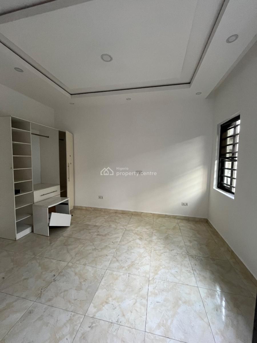 Standard and Spacious 4 Bedroom Terrace Duplex with a Bq, Platinum Way, Ikate Elegushi, Lekki, Lagos, Terraced Duplex for Rent