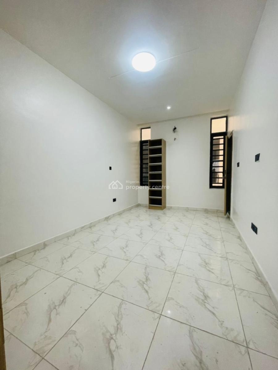 Spacious 2 Bedroom Apartment with Pool and Gym House for S, Ologolo, Lekki, Lagos, Flat / Apartment for Sale