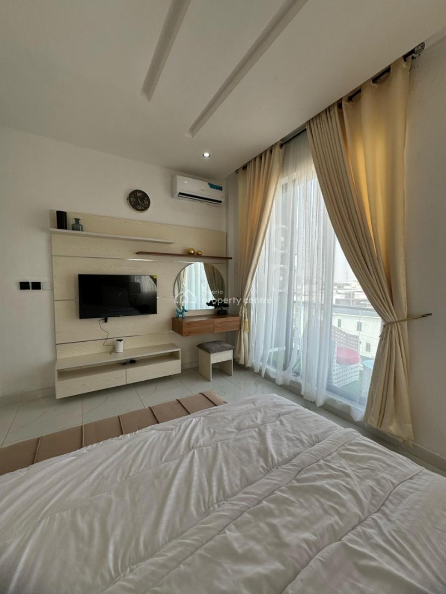 Nicely Furnished 3 Bedroom Apartment, Lekki Phase 1, Lekki, Lagos, Flat / Apartment Short Let