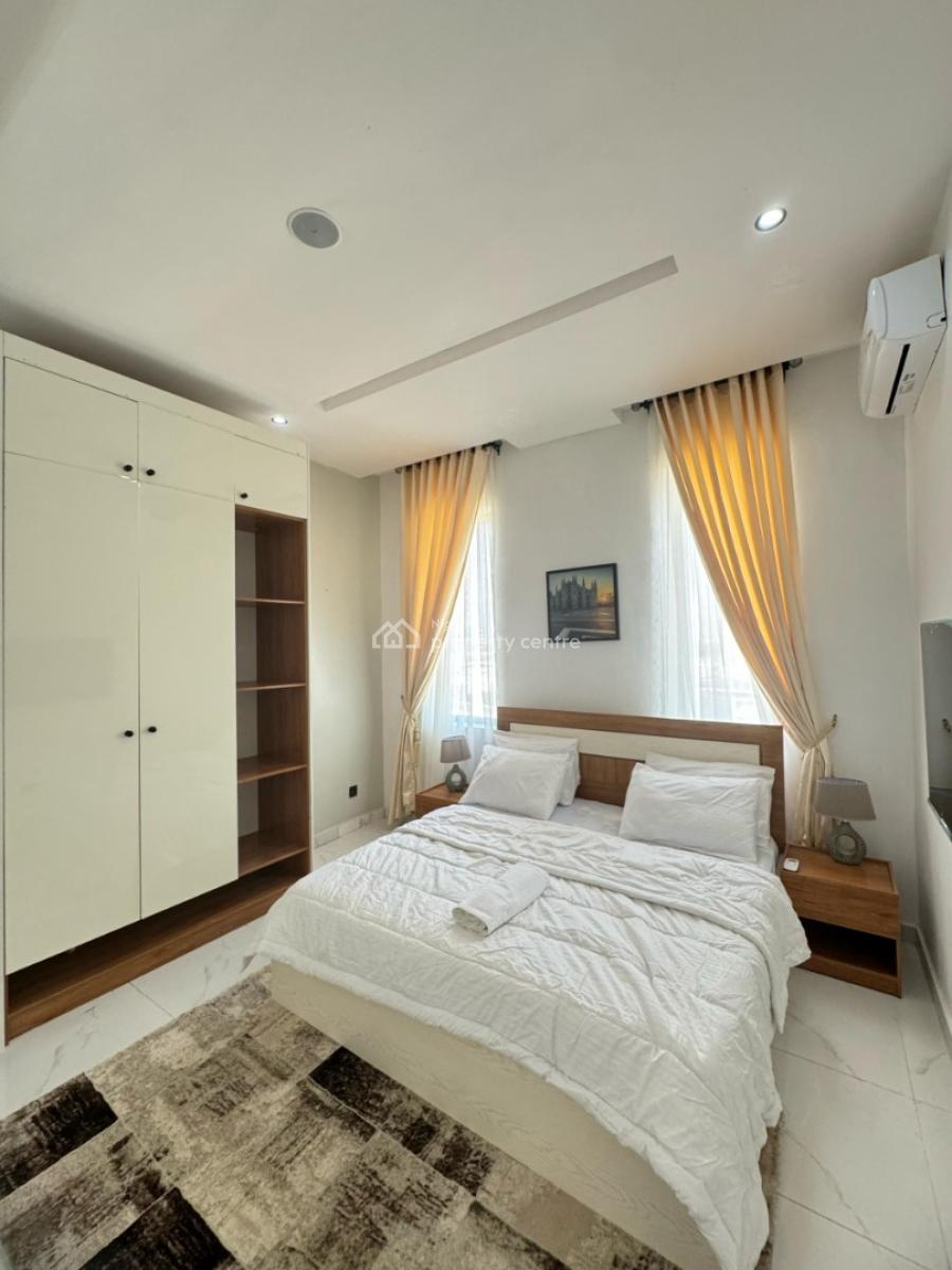 Nicely Furnished 3 Bedroom Apartment, Lekki Phase 1, Lekki, Lagos, Flat / Apartment Short Let