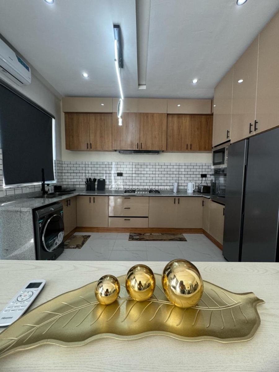 Nicely Furnished 3 Bedroom Apartment, Lekki Phase 1, Lekki, Lagos, Flat / Apartment Short Let