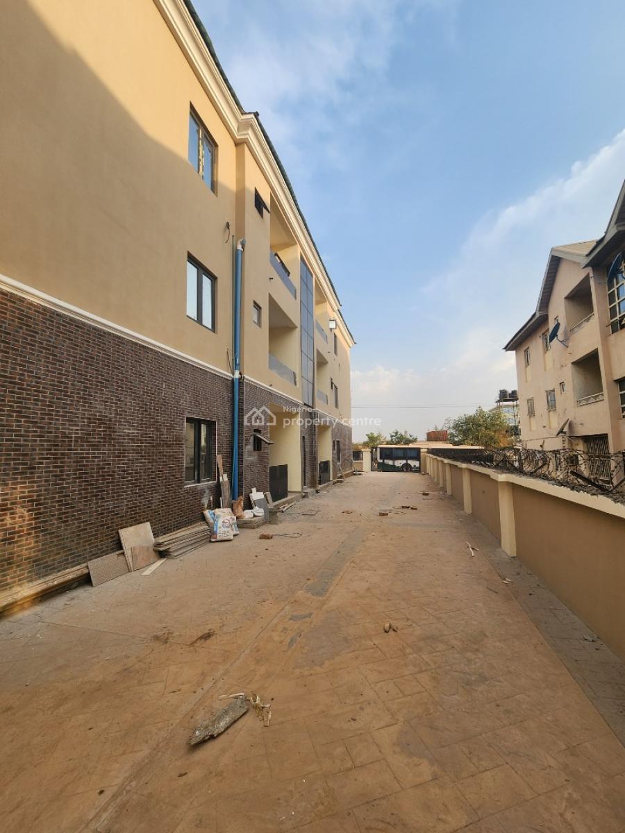 Fantastic 3 Bedroom Apartment in a Fine Location, Behind Vio, Mabushi, Abuja, Flat / Apartment for Sale