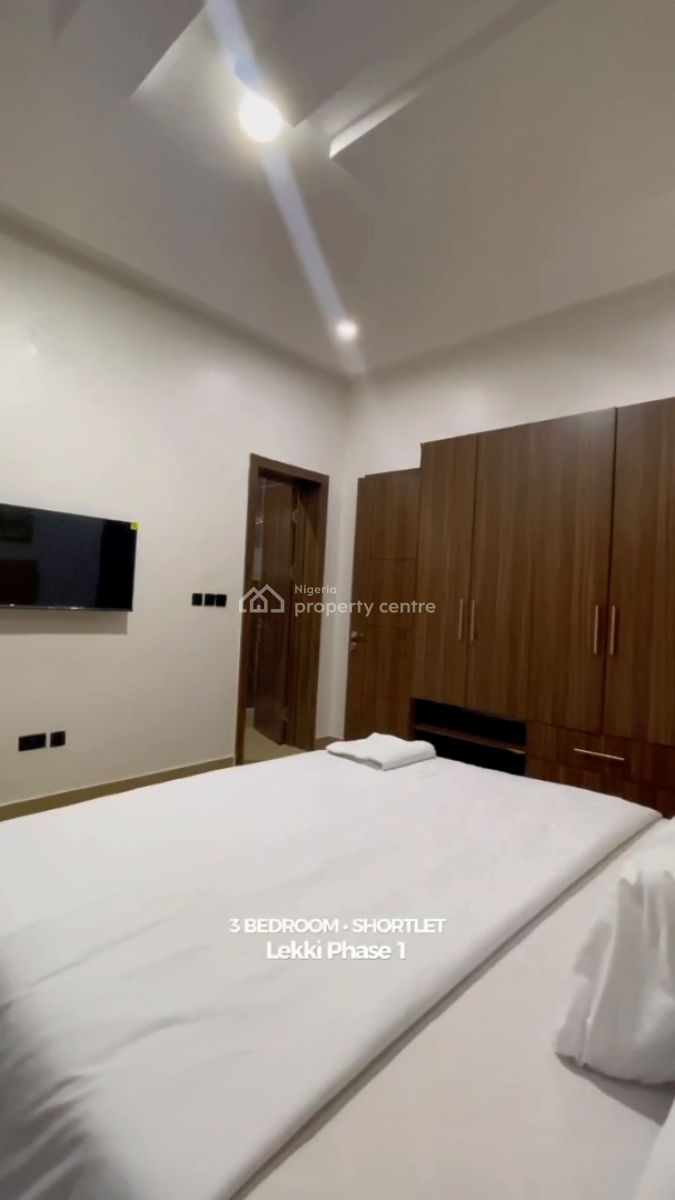 Nicely Furnished 3 Bedroom Apartment, Lekki Phase 1, Lekki, Lagos, Flat / Apartment Short Let