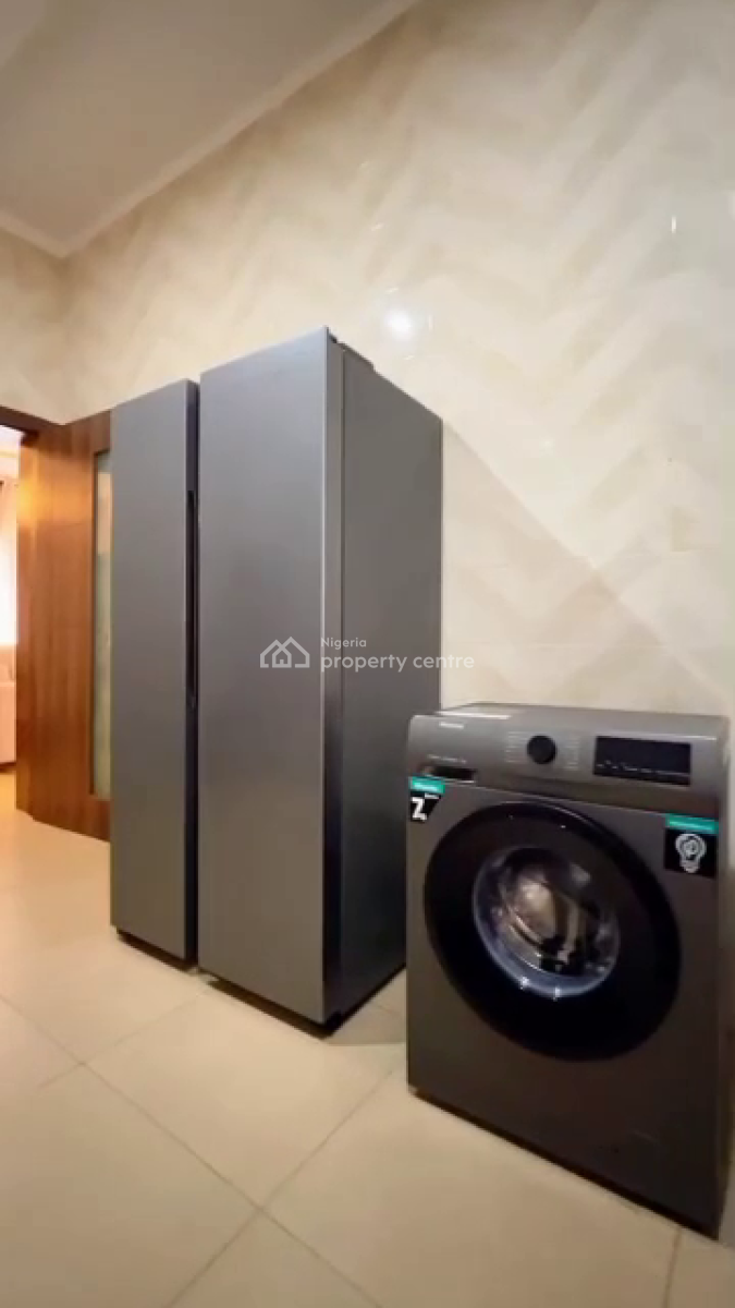 Nicely Furnished 3 Bedroom Apartment, Lekki Phase 1, Lekki, Lagos, Flat / Apartment Short Let