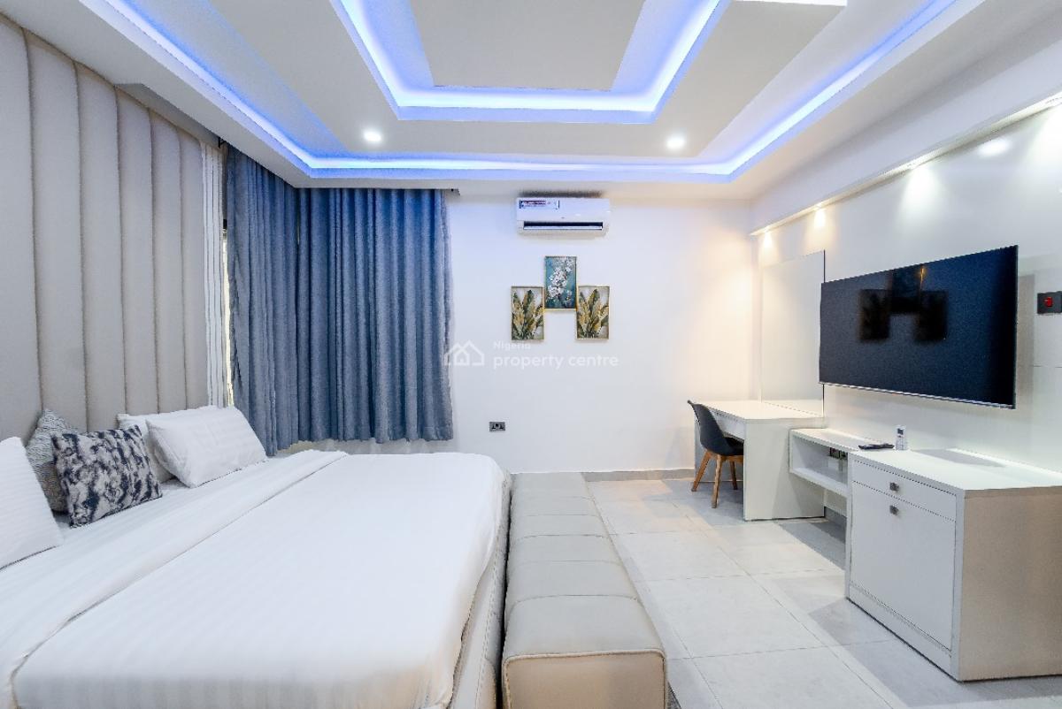 Nicely Furnished 5 Bedroom Apartment, Lekki Phase 1, Lekki, Lagos, Flat / Apartment Short Let