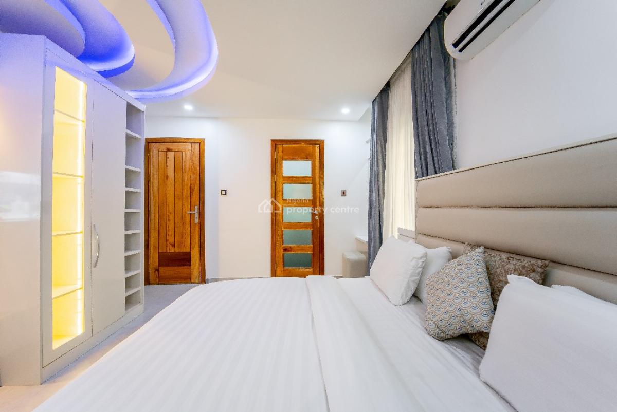 Nicely Furnished 5 Bedroom Apartment, Lekki Phase 1, Lekki, Lagos, Flat / Apartment Short Let