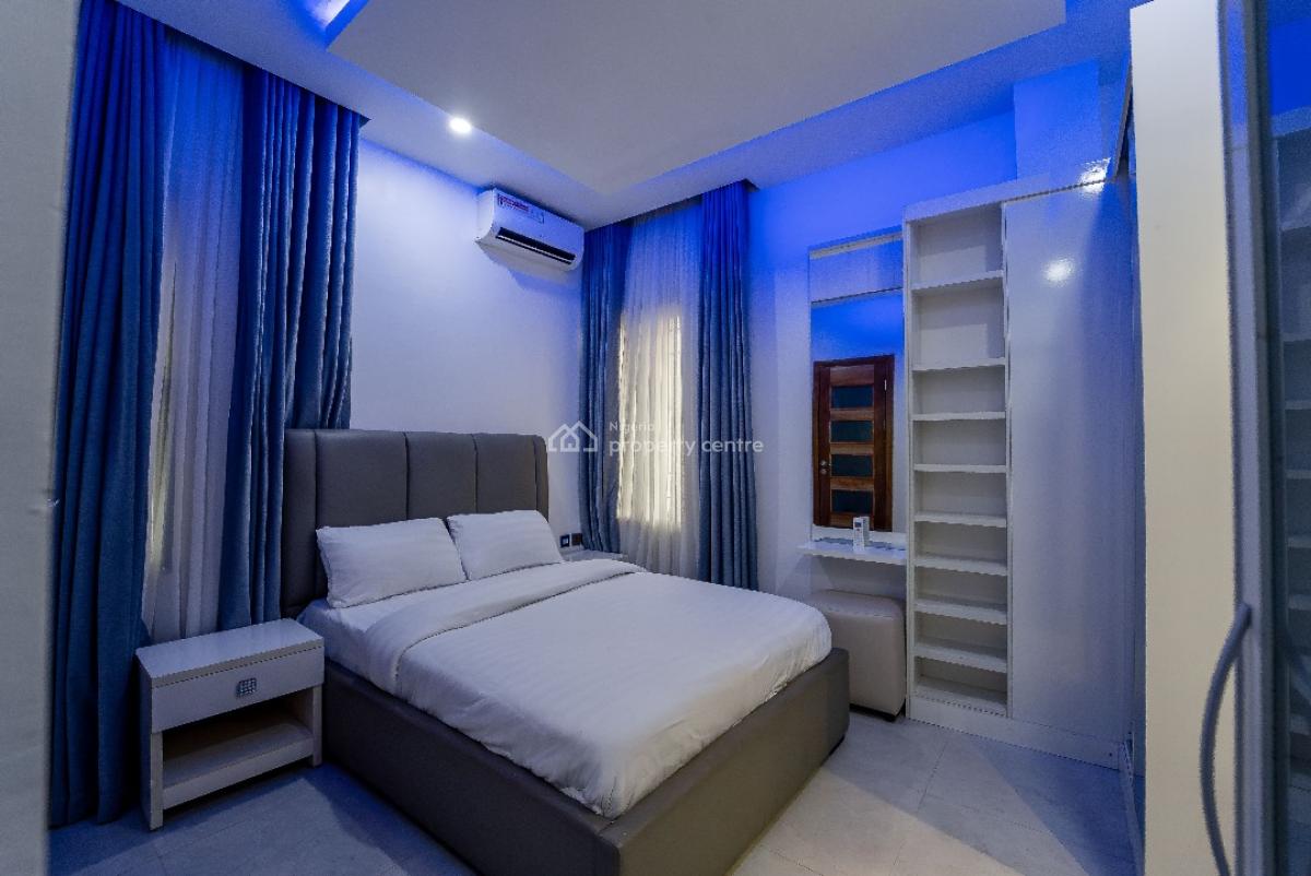 Nicely Furnished 5 Bedroom Apartment, Lekki Phase 1, Lekki, Lagos, Flat / Apartment Short Let