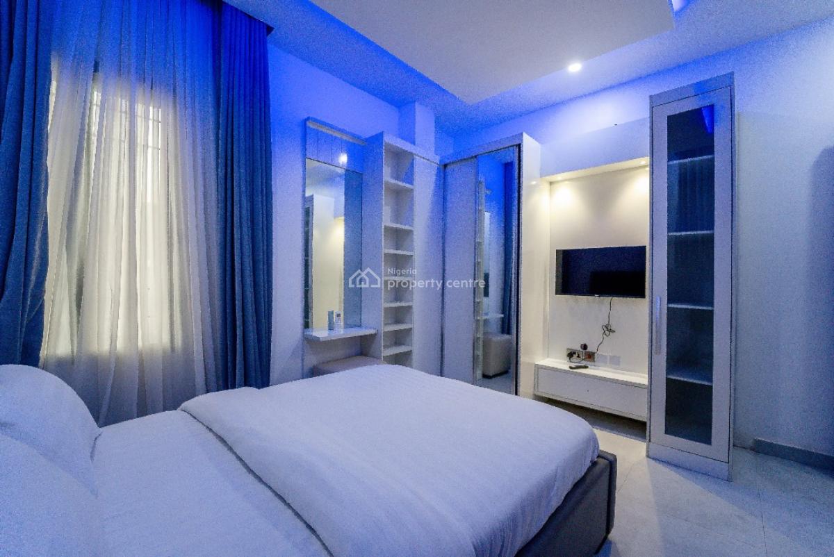Nicely Furnished 5 Bedroom Apartment, Lekki Phase 1, Lekki, Lagos, Flat / Apartment Short Let