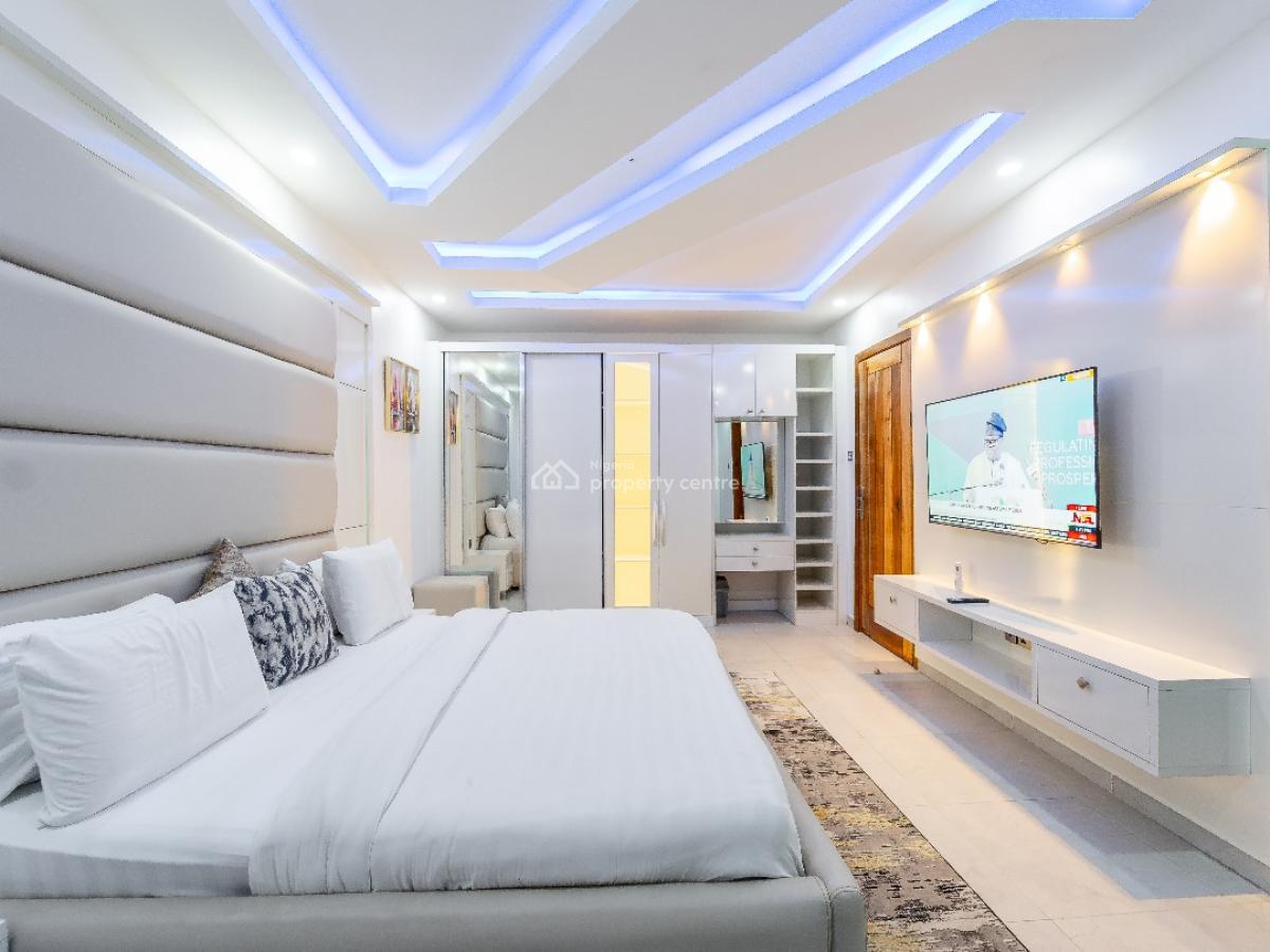 Nicely Furnished 5 Bedroom Apartment, Lekki Phase 1, Lekki, Lagos, Flat / Apartment Short Let