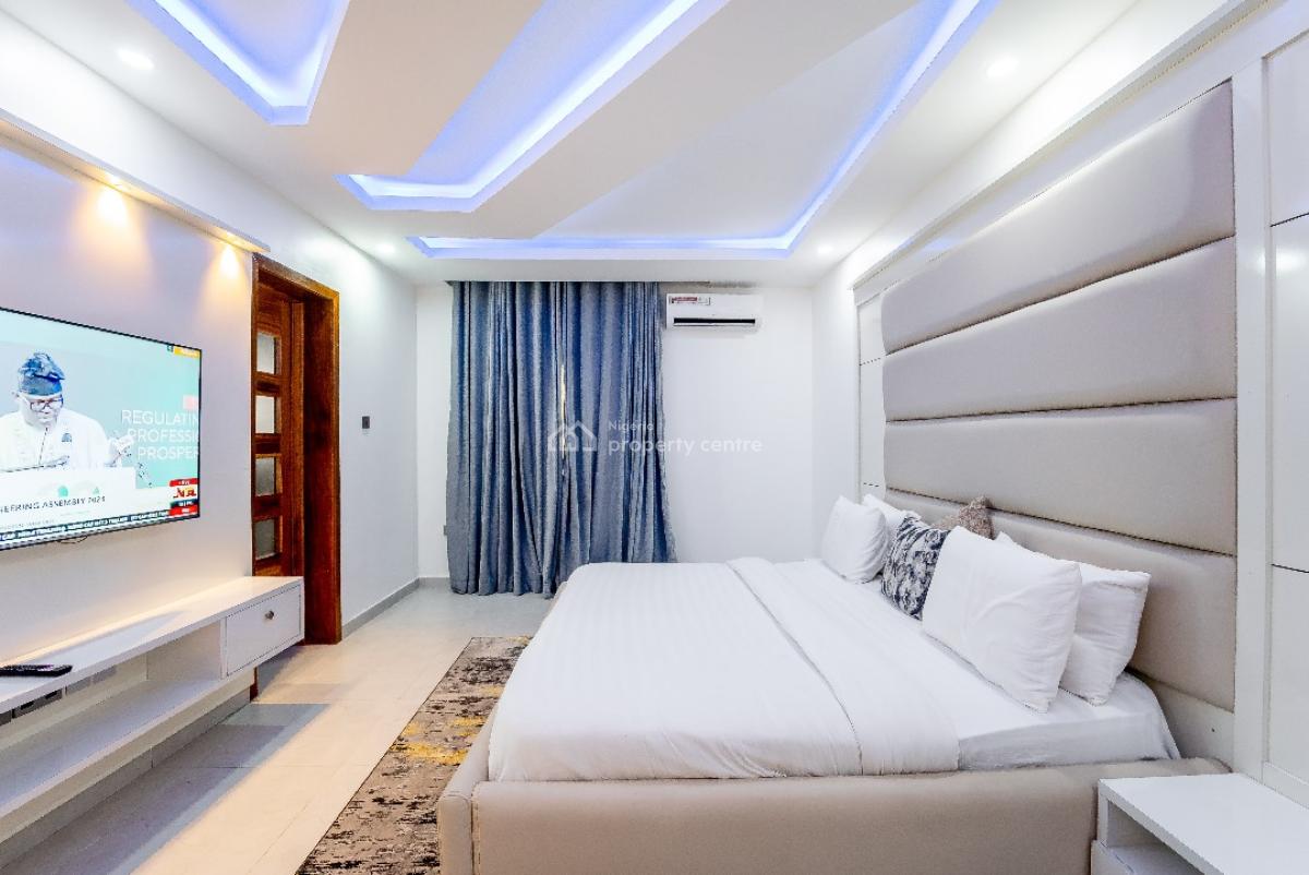 Nicely Furnished 5 Bedroom Apartment, Lekki Phase 1, Lekki, Lagos, Flat / Apartment Short Let