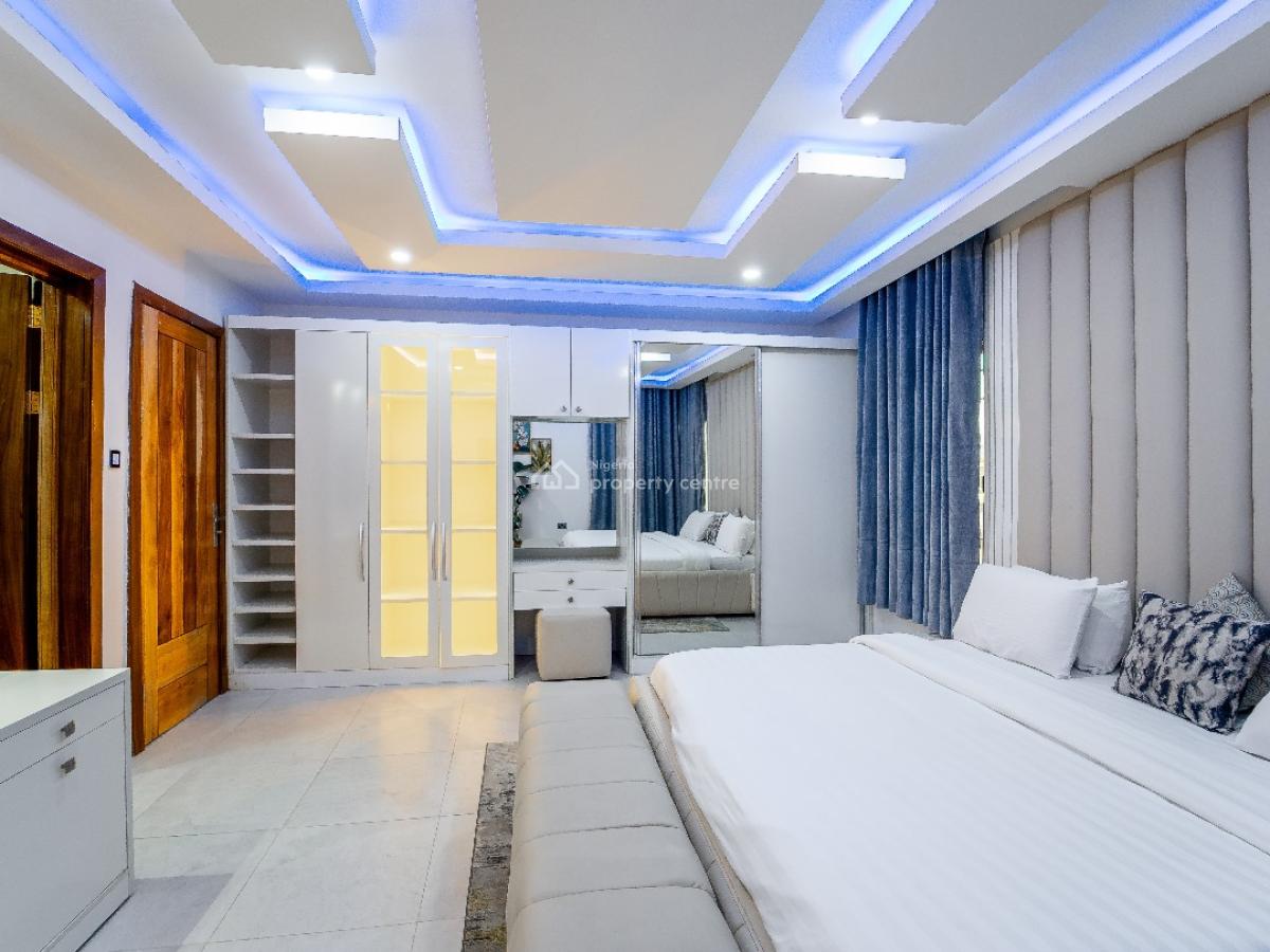 Nicely Furnished 5 Bedroom Apartment, Lekki Phase 1, Lekki, Lagos, Flat / Apartment Short Let