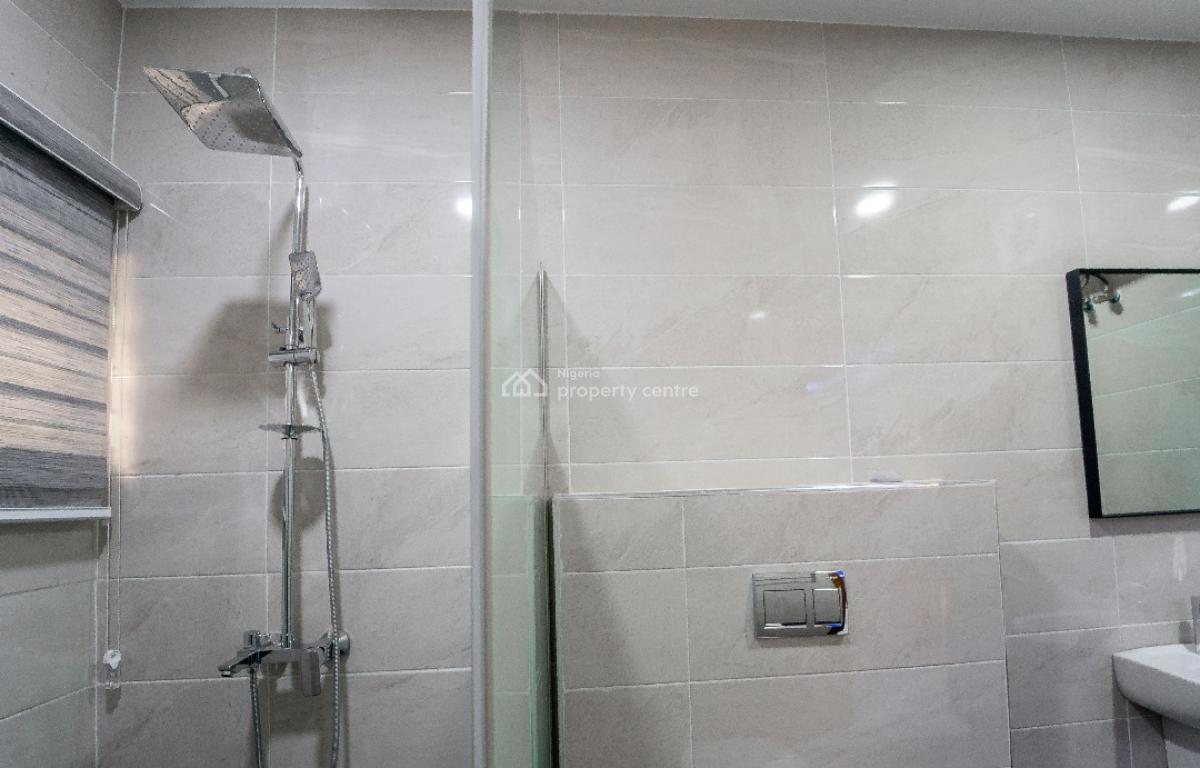 Nicely Furnished 5 Bedroom Apartment, Lekki Phase 1, Lekki, Lagos, Flat / Apartment Short Let