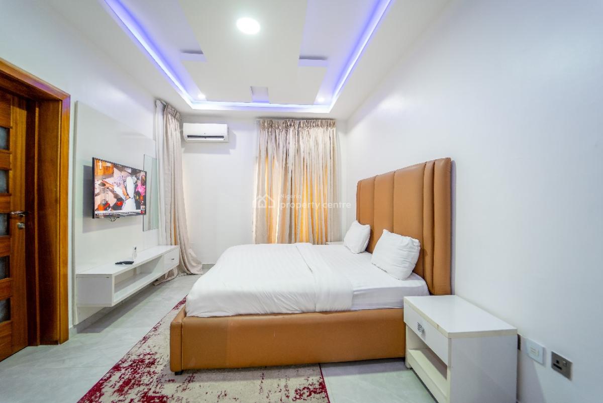 Nicely Furnished 5 Bedroom Apartment, Lekki Phase 1, Lekki, Lagos, Flat / Apartment Short Let