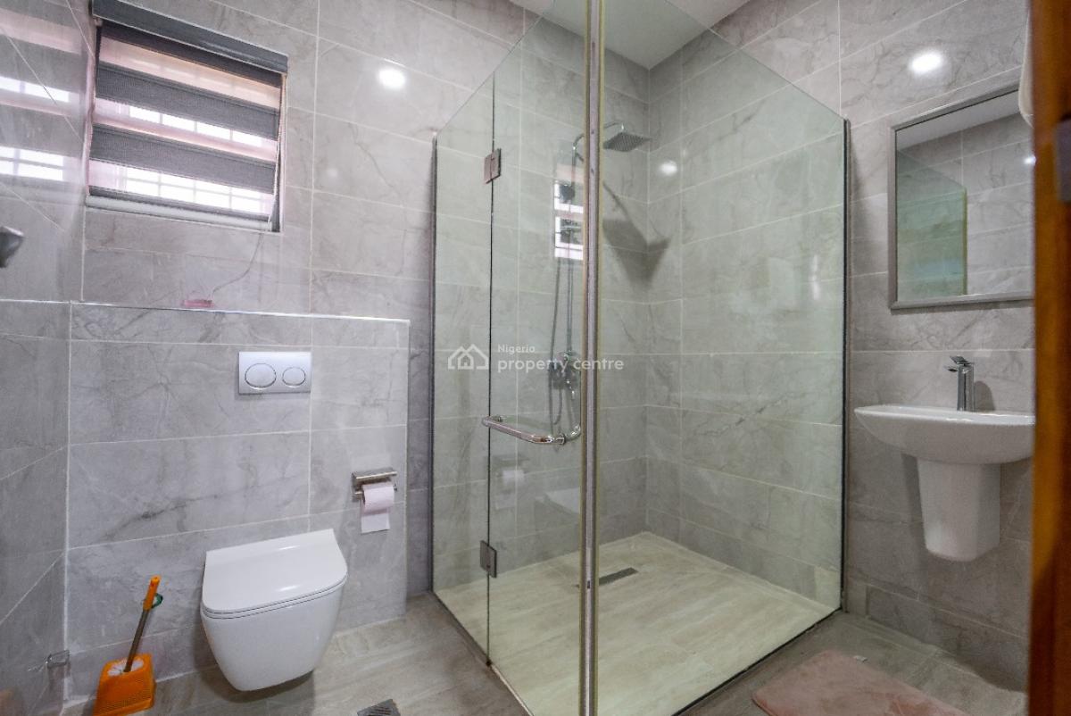 Nicely Furnished 5 Bedroom Apartment, Lekki Phase 1, Lekki, Lagos, Flat / Apartment Short Let