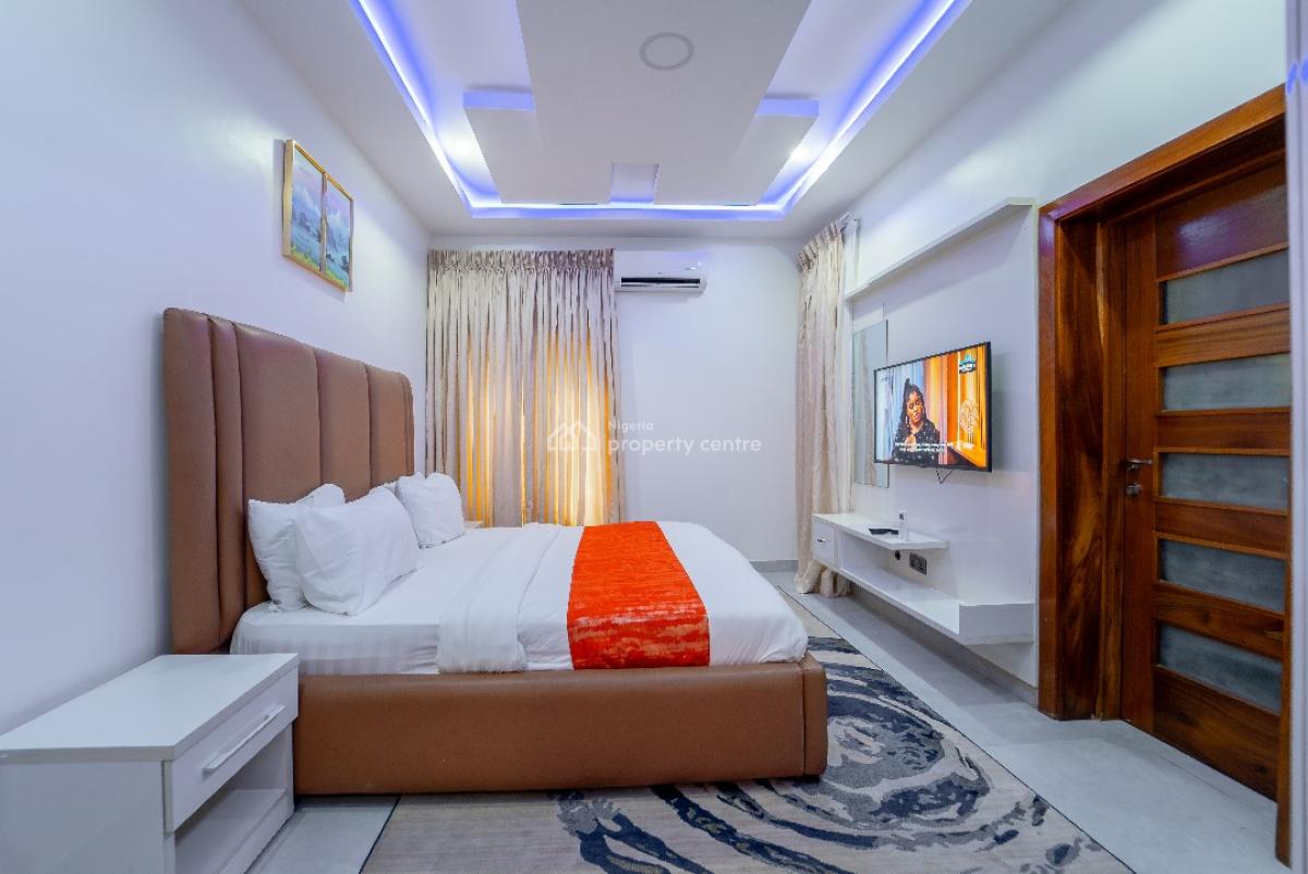 Nicely Furnished 5 Bedroom Apartment, Lekki Phase 1, Lekki, Lagos, Flat / Apartment Short Let