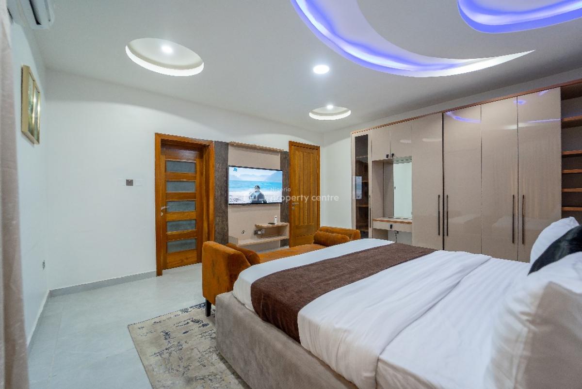 Nicely Furnished 5 Bedroom Apartment, Lekki Phase 1, Lekki, Lagos, Flat / Apartment Short Let