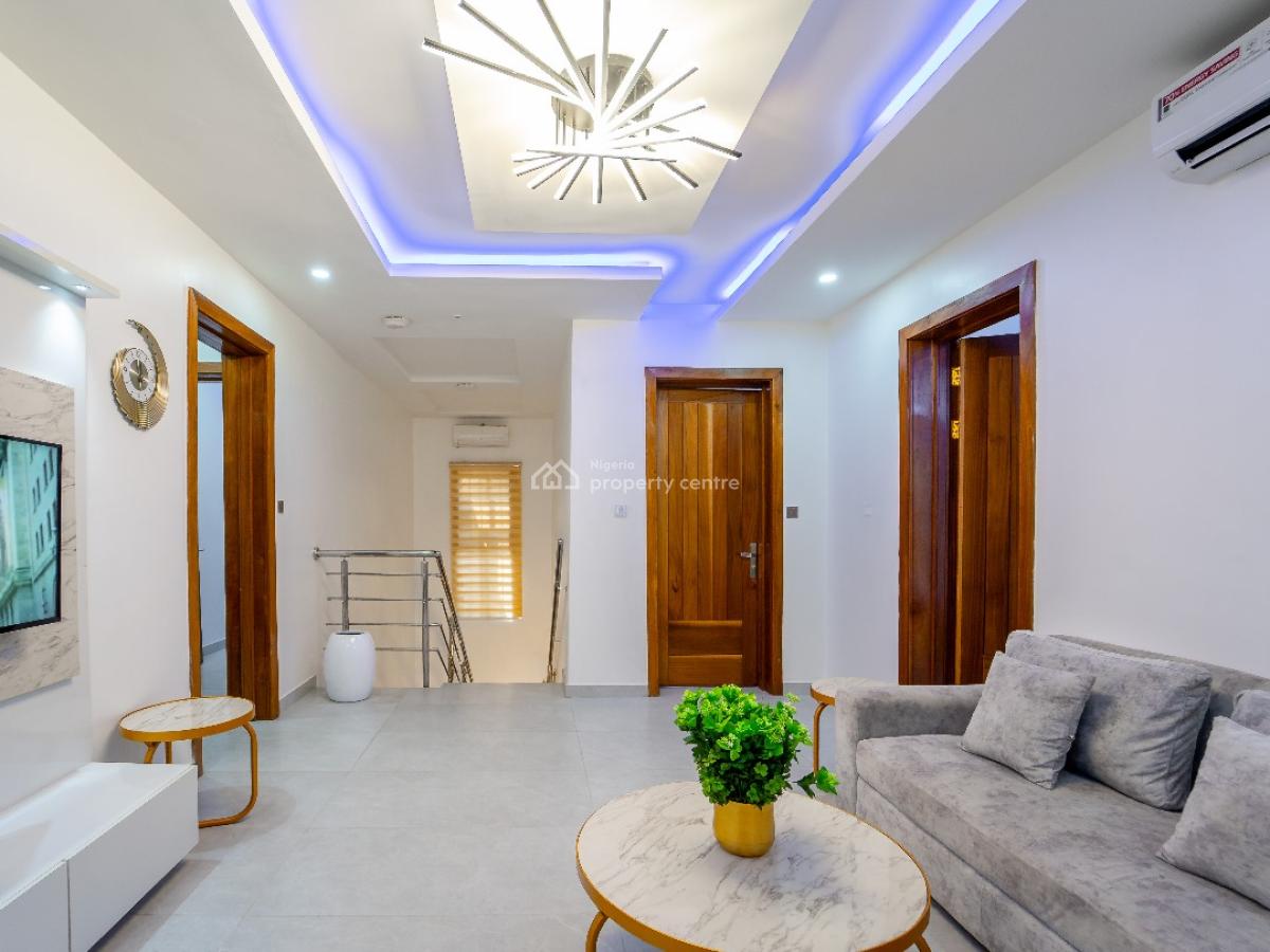 Nicely Furnished 5 Bedroom Apartment, Lekki Phase 1, Lekki, Lagos, Flat / Apartment Short Let