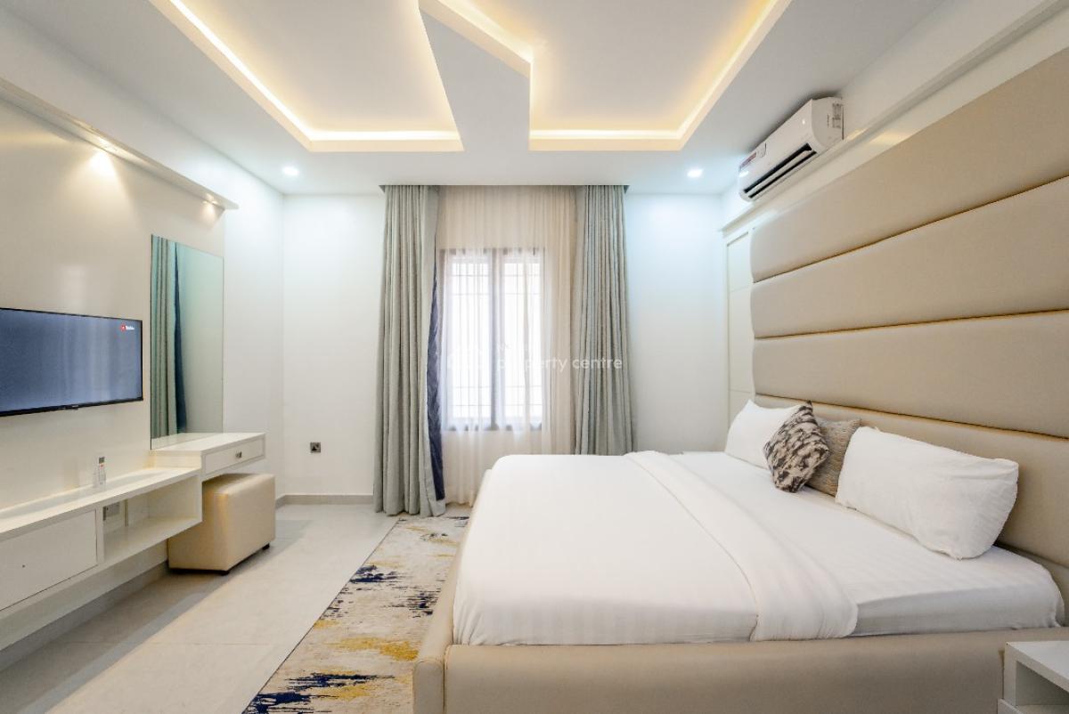 Nicely Furnished 5 Bedroom Apartment, Lekki Phase 1, Lekki, Lagos, Flat / Apartment Short Let