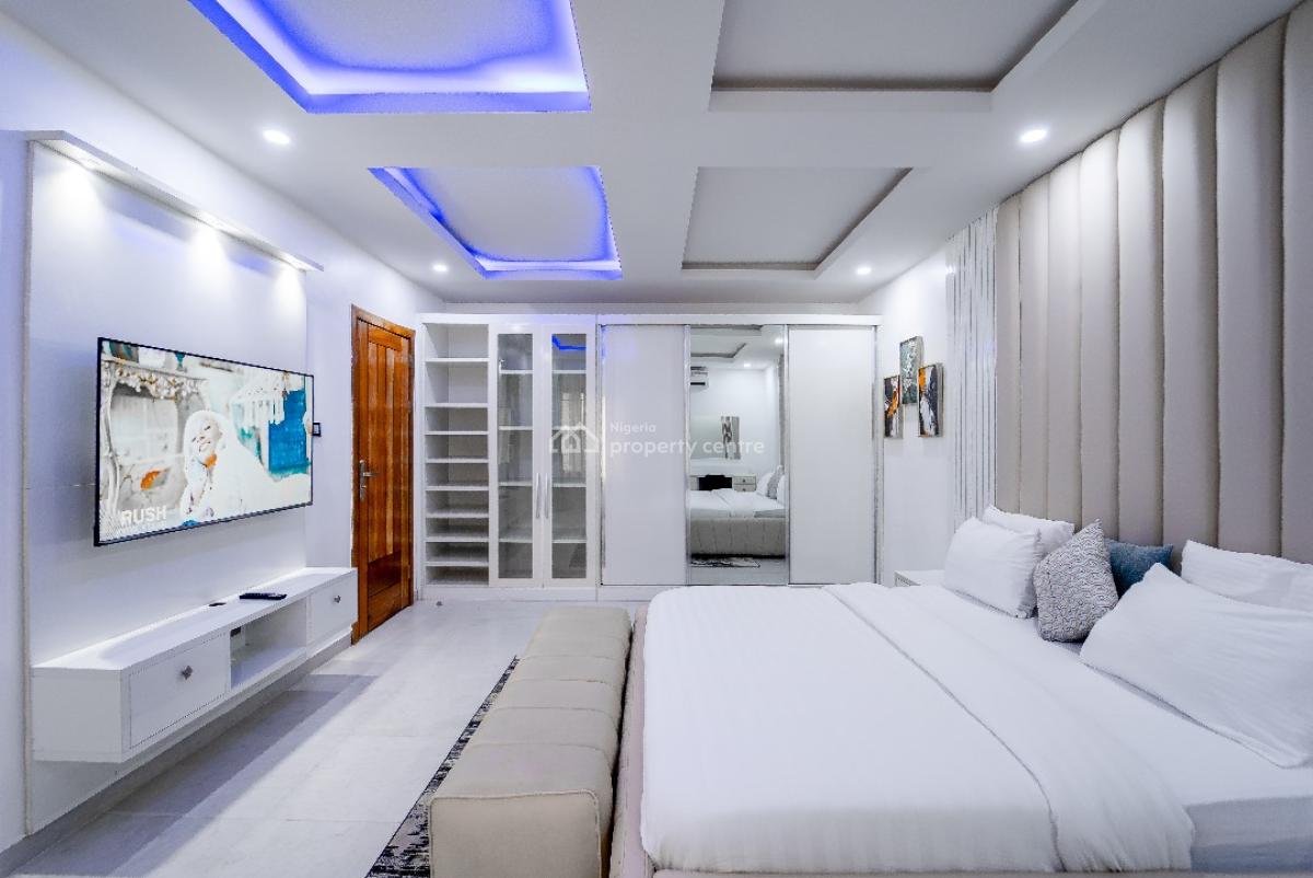 Nicely Furnished 5 Bedroom Apartment, Lekki Phase 1, Lekki, Lagos, Flat / Apartment Short Let