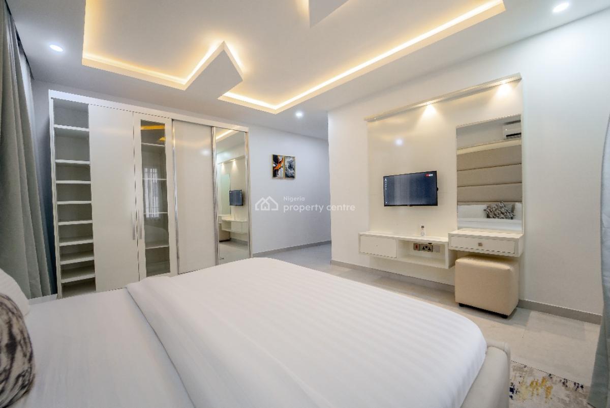 Nicely Furnished 5 Bedroom Apartment, Lekki Phase 1, Lekki, Lagos, Flat / Apartment Short Let