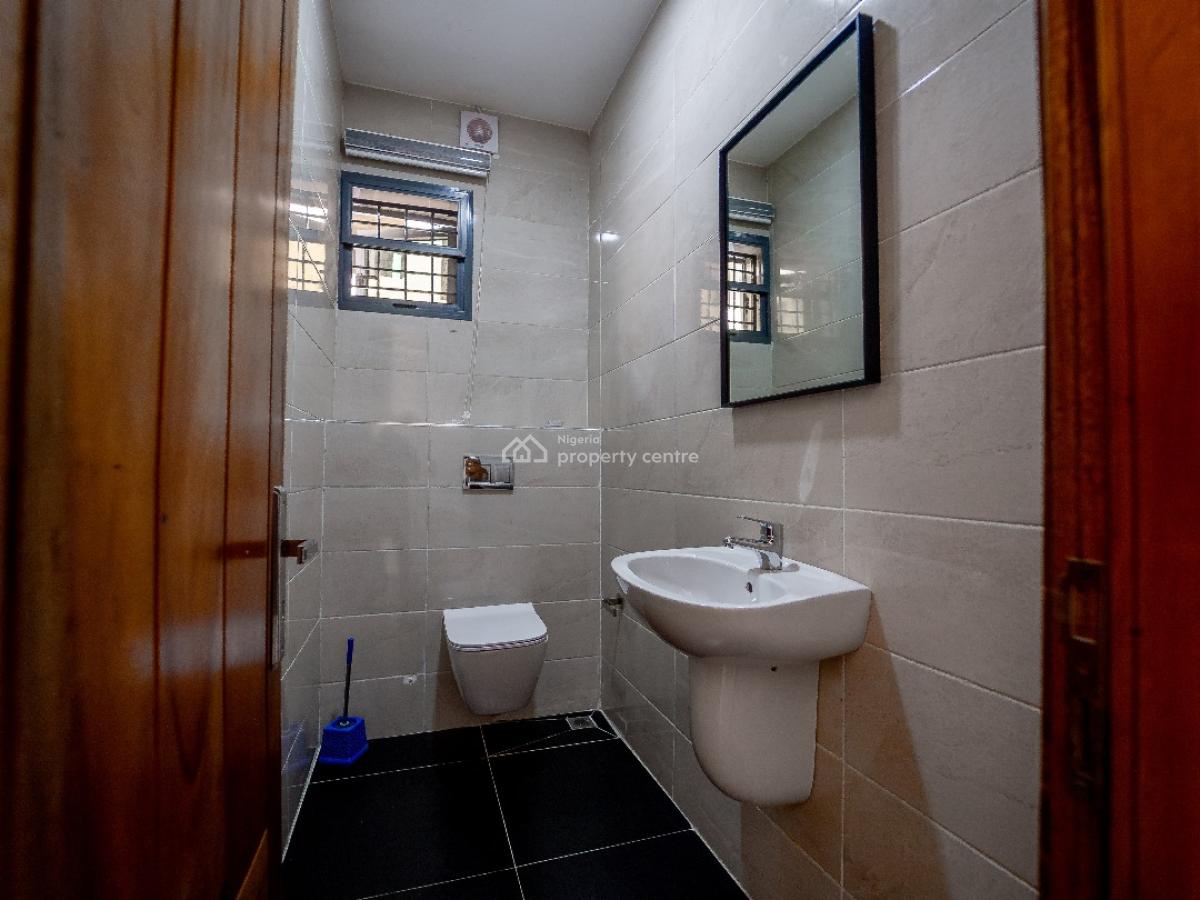 Nicely Furnished 5 Bedroom Apartment, Lekki Phase 1, Lekki, Lagos, Flat / Apartment Short Let