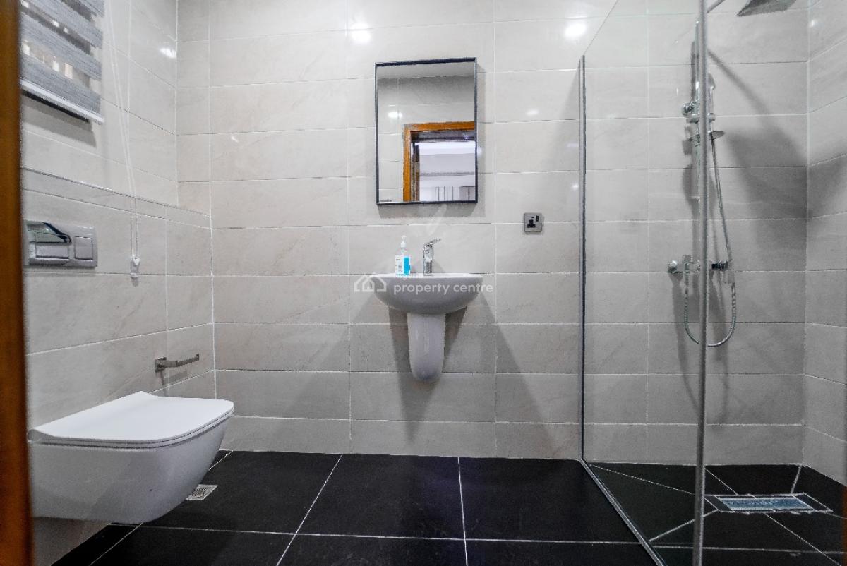 Nicely Furnished 5 Bedroom Apartment, Lekki Phase 1, Lekki, Lagos, Flat / Apartment Short Let