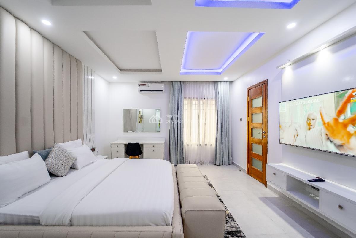 Nicely Furnished 5 Bedroom Apartment, Lekki Phase 1, Lekki, Lagos, Flat / Apartment Short Let