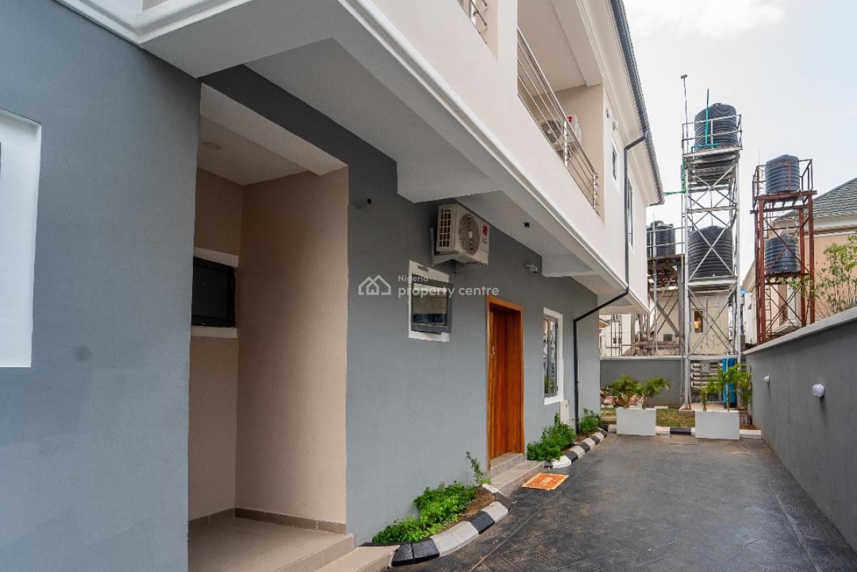 Nicely Furnished 5 Bedroom Apartment, Lekki Phase 1, Lekki, Lagos, Flat / Apartment Short Let